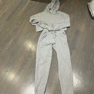 Alo yoga muse sweatsuit